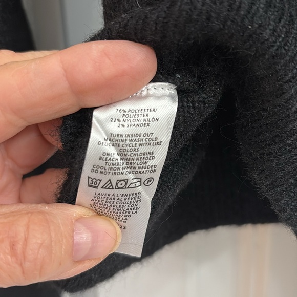 Ann Taylor Festive Holiday Cardigan Sweater with Rhinestone Bow Buttons. NWT - Picture 10 of 10